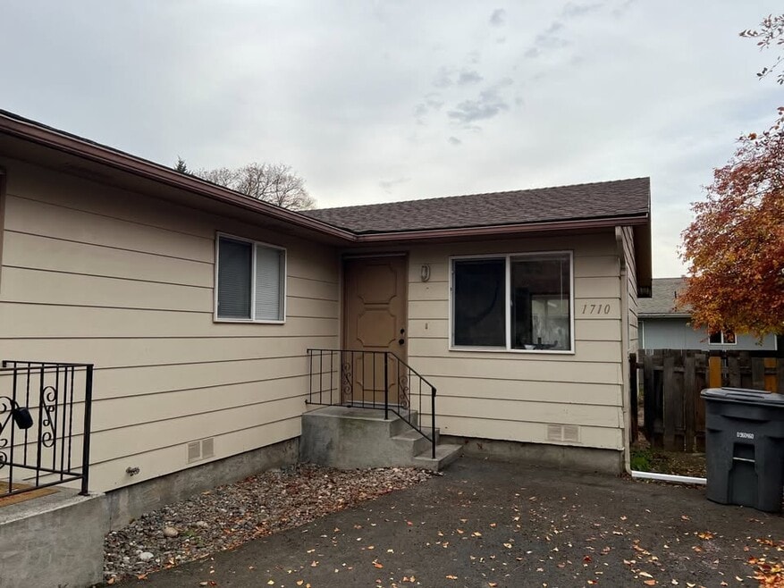 1710 6th St, Lewiston, ID 83501 - photo 1