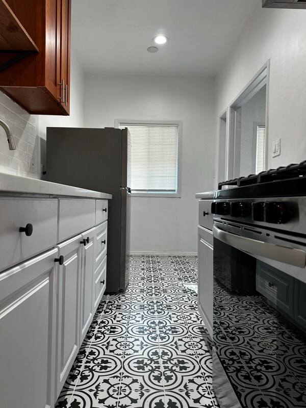 216 E Valencia Ave unit 9, Burbank, CA 91502 - photo 3