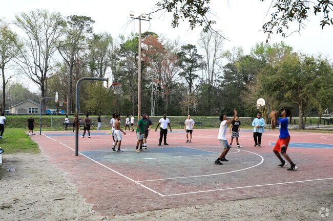 Forest Park hosts many great basketball games near Ardmore-Sherwood Forest.