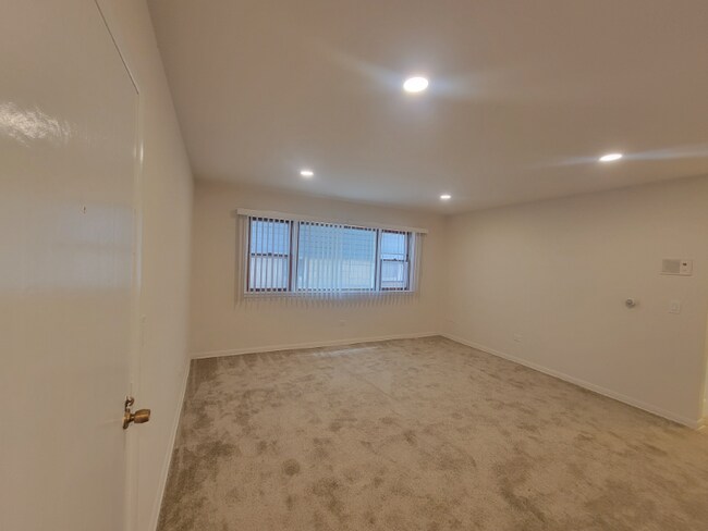 7222 Dixon St unit 104, Forest Park, IL 60130 - photo 3