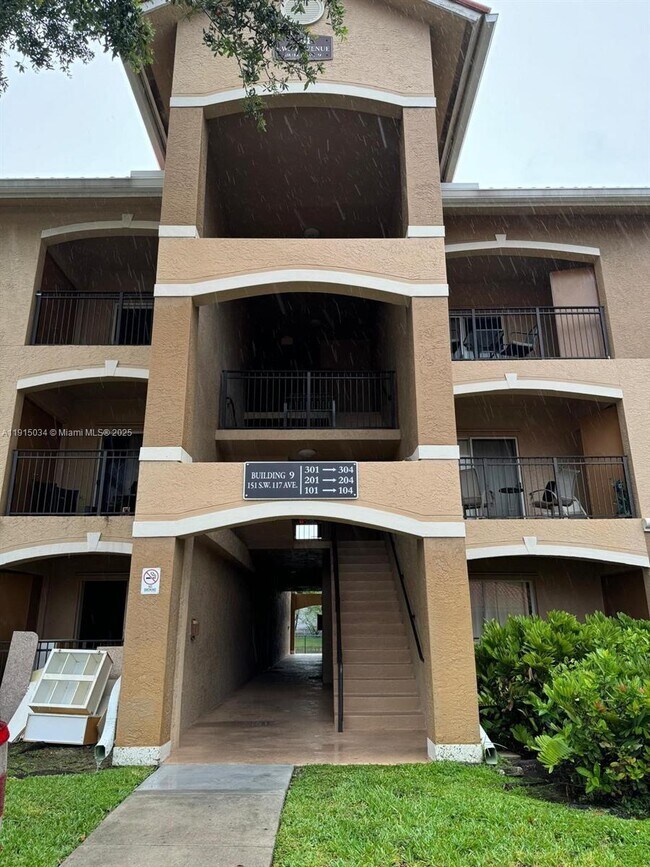 151 SW 117th Ave unit 204, Pembroke Pines, FL 33025 - photo 2