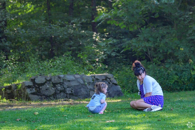 Algonquin Park is a beautiful green space in Newburgh to play with your kids.