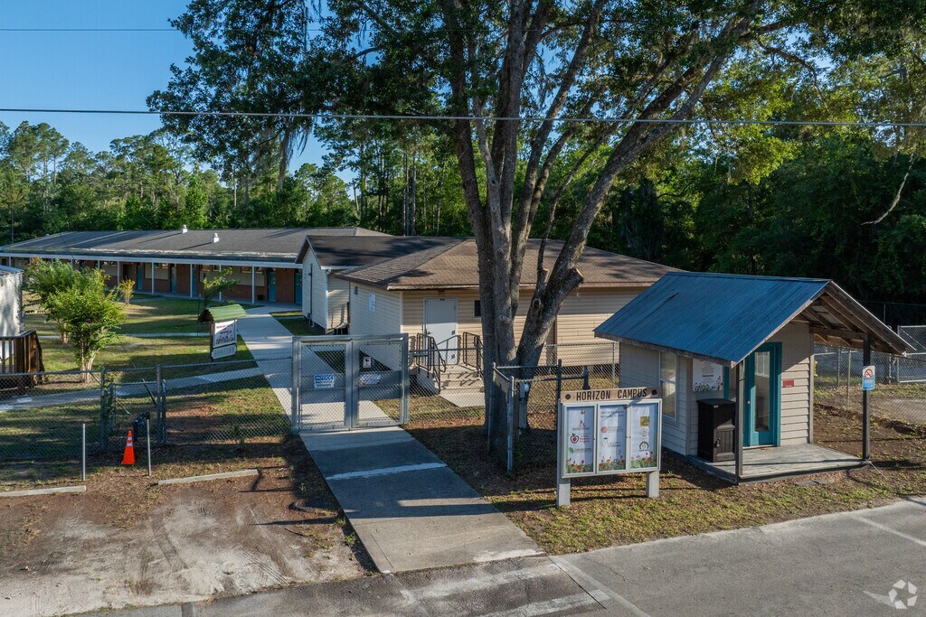 Alachua E School offers virtual education for the Alachua School System.