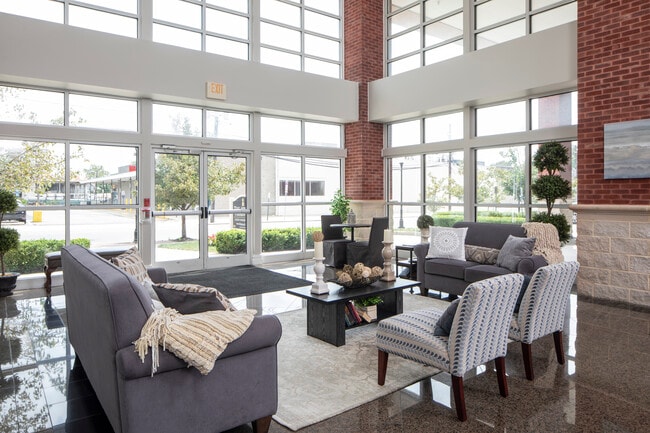 The Atrium @ Anderson Station: In-Unit Washer & Dryer, Cold Water Included, Fitness Center, and C..., Hackensack, NJ 07601 - photo 2