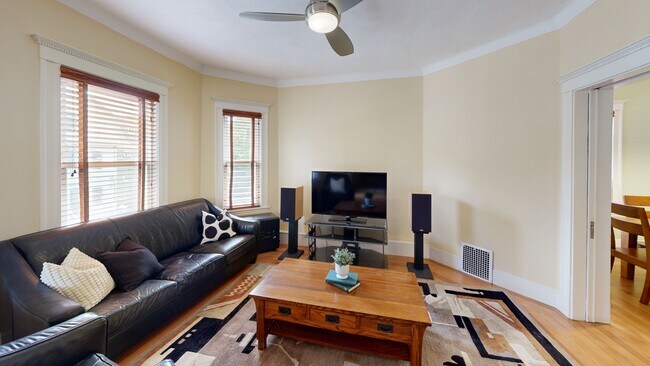 74 Josephine Ave unit B, Somerville, MA 02144 - photo 2