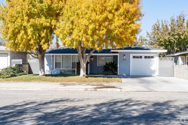 Mojave has some well kept homes with large backyards.
