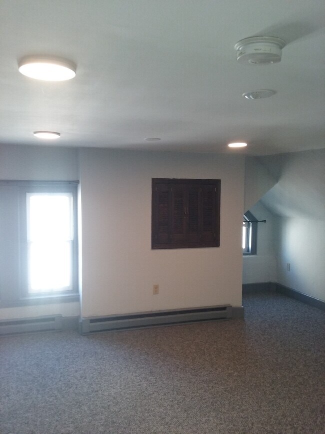 37 Front St unit 2nd fl, Catasauqua, PA 18032 - photo 6