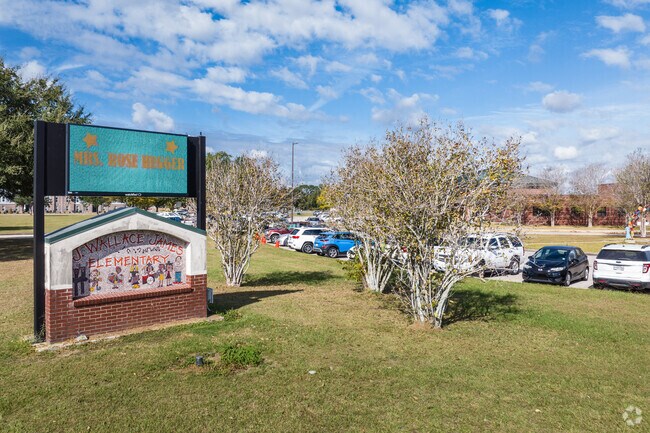 J. Wallace James Elementary near River Oaks earns a B-plus grade on Niche.