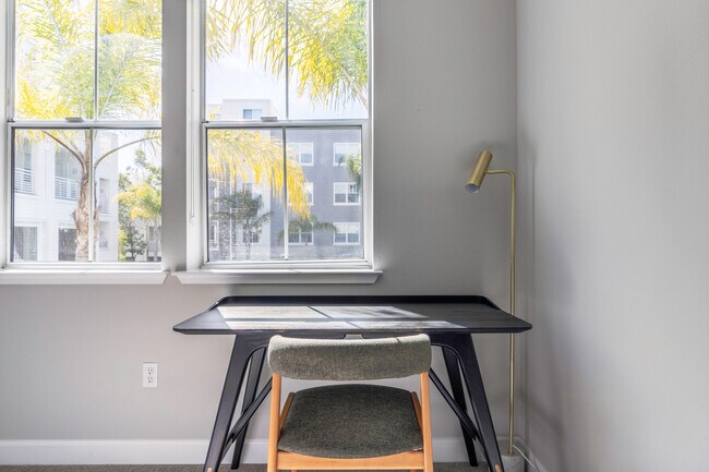 7205 Charmant Dr unit FL2-ID313A, San Diego, CA 92122 - photo 3