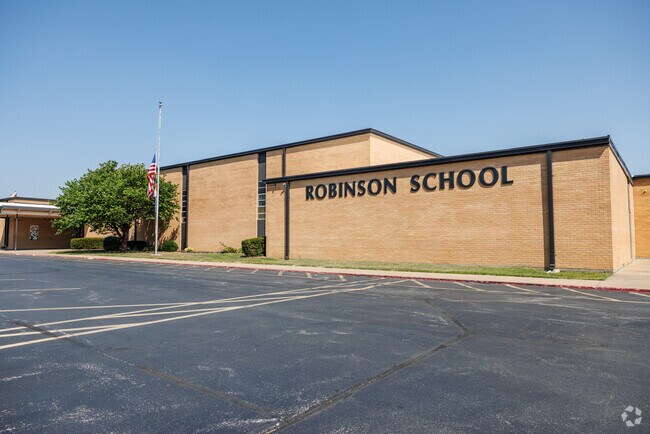 Robinson School has an average enrollment of around 500 students.