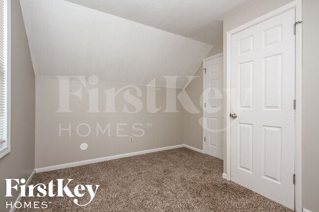 11417 Stoeppelwerth Dr, Indianapolis, IN 46229 - photo 6