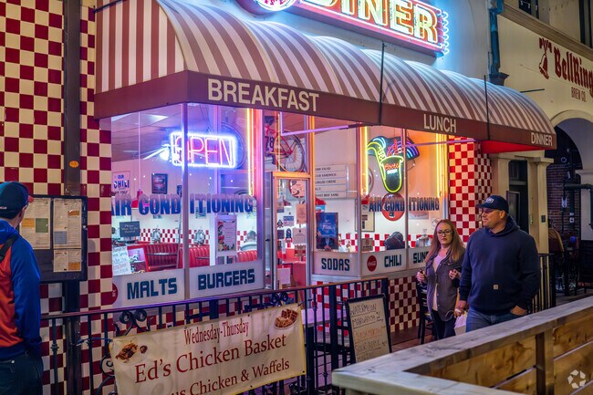 The Busy Bee Cafe serves guest until 9pm nightly in Downtown Ventura.