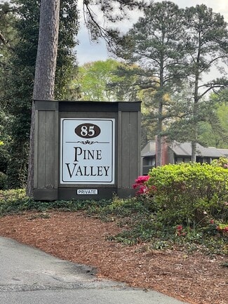 85 Pine Valley Rd Unit 11, Pinehurst, NC 28374