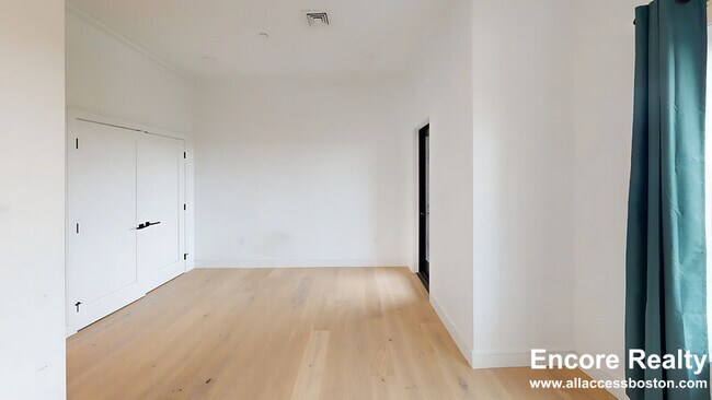 50 Leo M Birmingham Pkwy unit 611, Boston, MA 02135 - photo 3