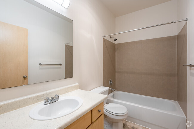 2BD, 2BA - 950SF