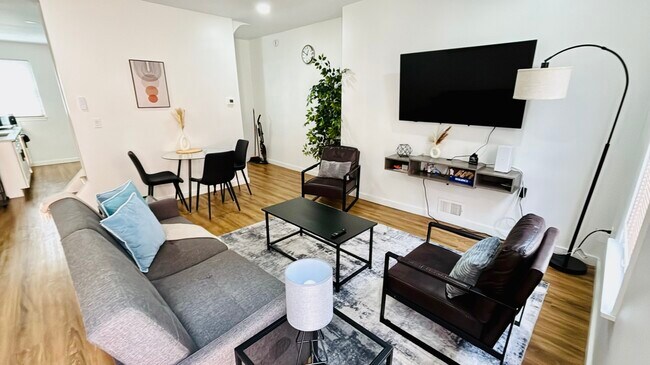 523 Alpine Ave, Pittsburgh, PA 15212 - photo 5