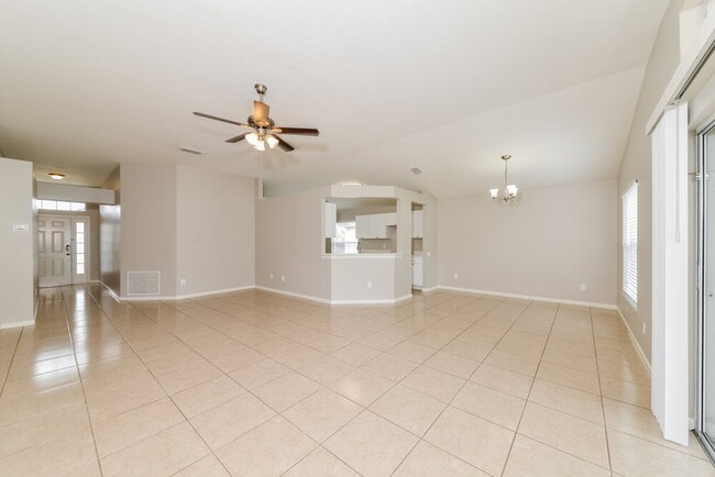 12432 Tree Pointe Ct, Riverview, FL 33578 - photo 4