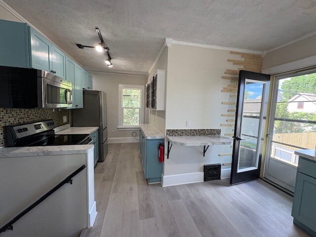 219 S 4th St unit Upper Unit, Stoughton, WI 53589 - photo 3