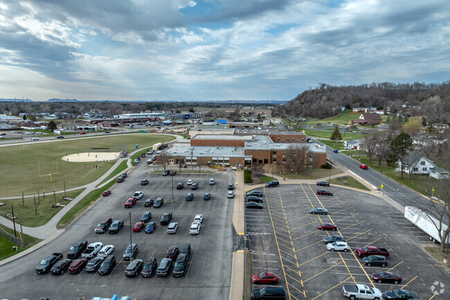 Holmen Middle School serves grades 6-8.