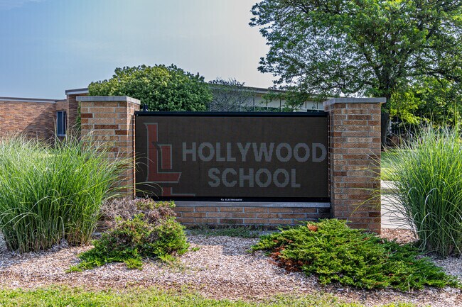 Hollywood Elementary School is located in Stevensville, Michigan.