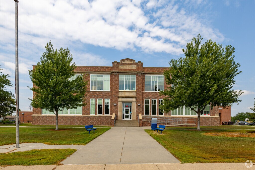 Lakeview Elementary School is part of the Lincoln Public School System.