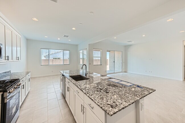 16933 W Bronco Tr, Surprise, AZ 85387 - photo 7