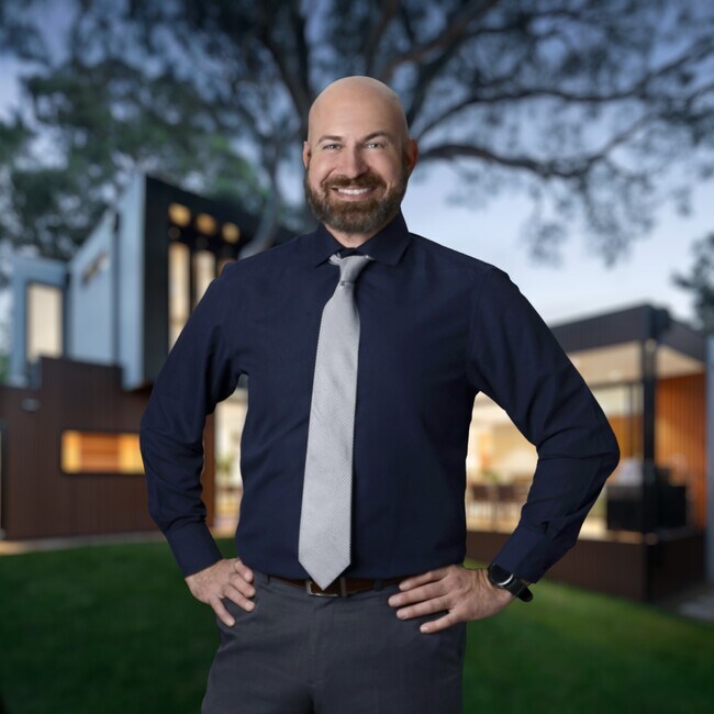 Agent Photo