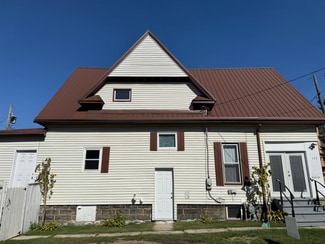 145 N Oakland Ave, Sharon, PA 16146