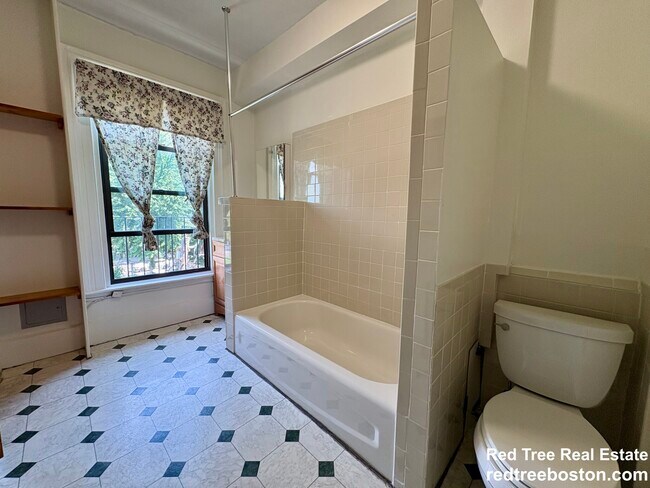 49 Dwight St unit U2 1-b Southie, Boston, MA 02118 - photo 7