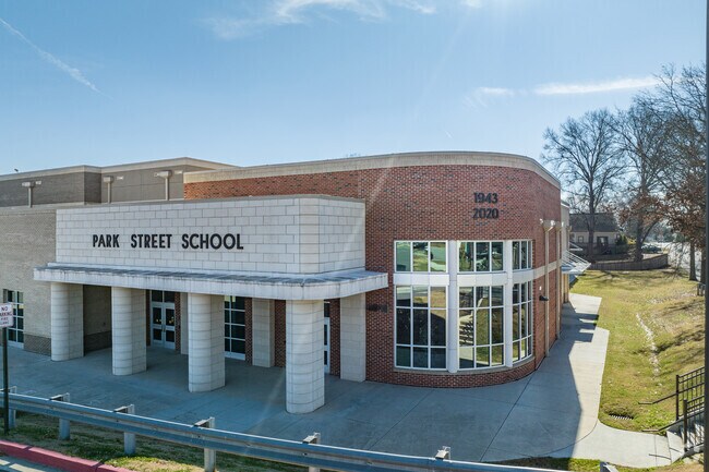 Park Street Elementary School has an overall grade of B- on Niche.