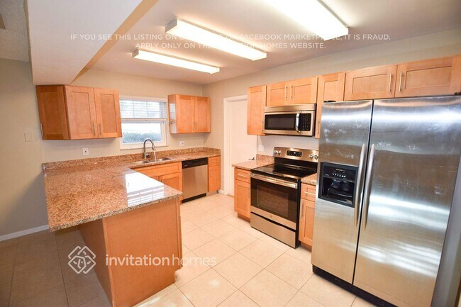 1231 Essex Dr, Wellington, FL 33414 - photo 5