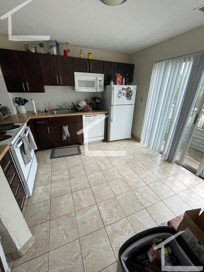 140 N Beacon St unit B4, Brighton, MA 02135 - photo 3