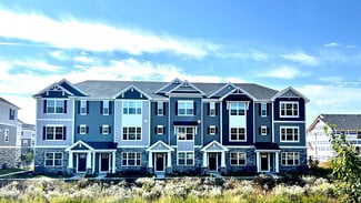440 Lakeshore Ct, Saint Charles, IL 60174