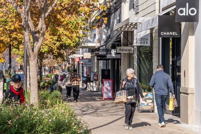 Enjoy stylish shops and delicious dining options at Broadway Plaza.