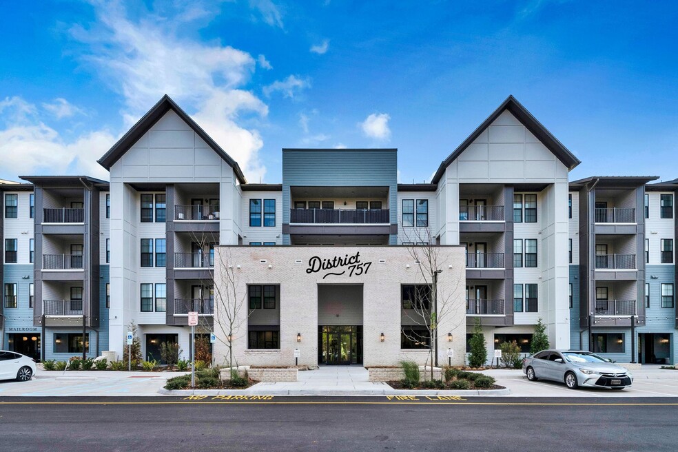 District 757 Apartments, Norfolk, VA 23502 - photo 1