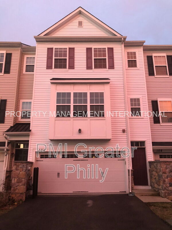 106 Mercer Ct, Fairless Hills, PA 19030