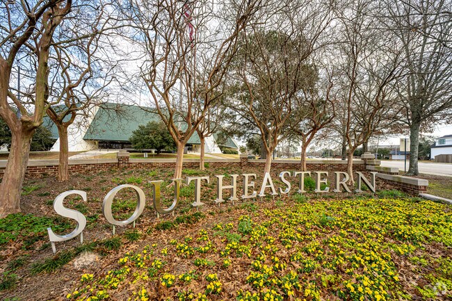Southeastern Louisiana University offers dual enrollment with Ponchatoula High School.