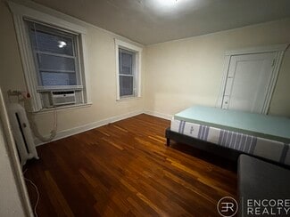 376 Riverway Unit 15, Boston, MA 02115