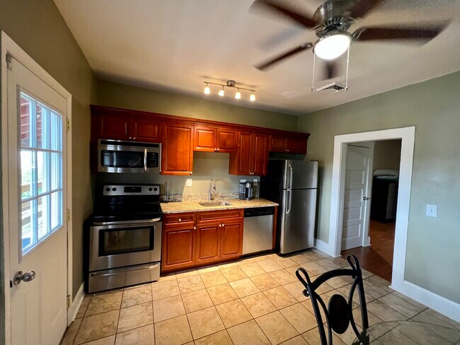 1202 Vine St unit 5, Scranton, PA 18510 - photo 4