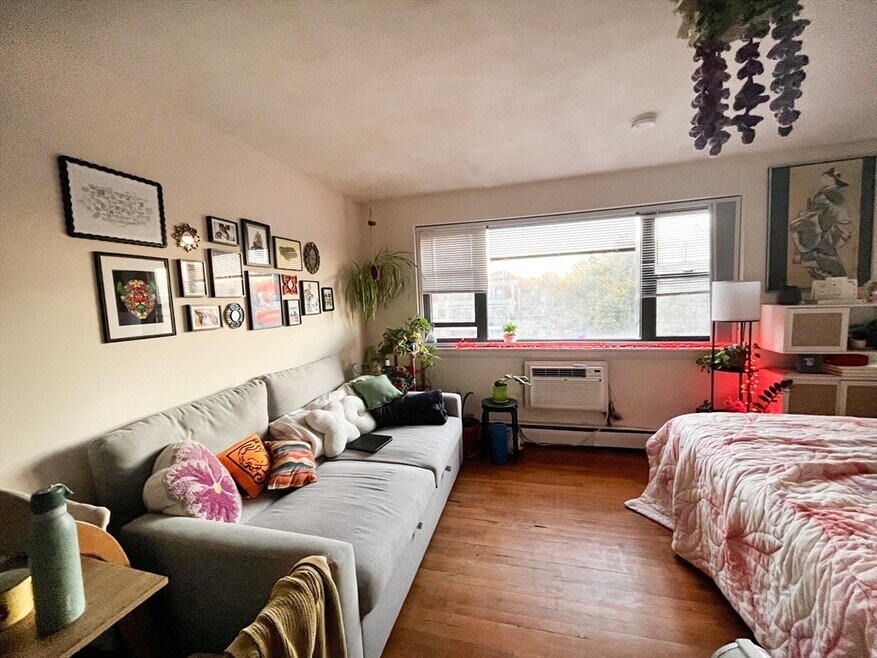 1066 Commonwealth Ave unit 10, Boston, MA 02215 - photo 1