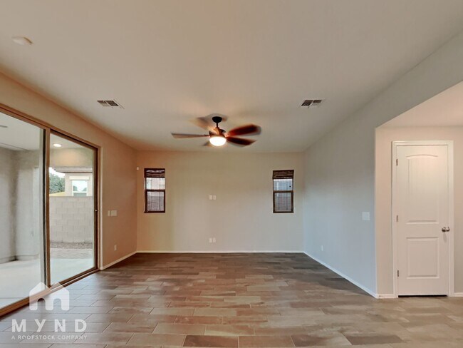 17147 W Orchid Ln, Waddell, AZ 85355 - photo 4