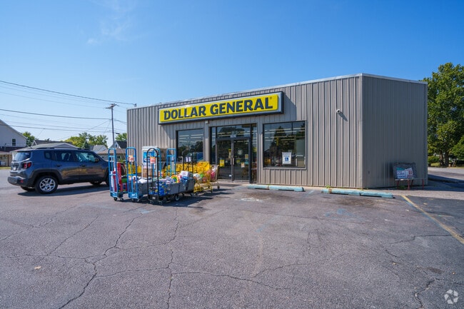 Dollar General can be accessed within a very short drive from South Oakland.