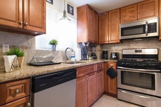 17 Oxford Cir Unit 17, Belmont, MA 02478