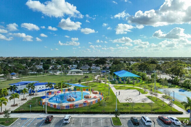Water Edge Park is large and accessible for the residents of Woodland Lakes in Florida.