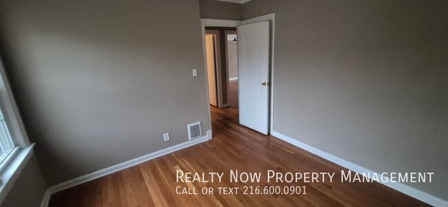 3634 Glencairn Rd unit 3634-UP, Shaker Heights, OH 44122 - photo 3