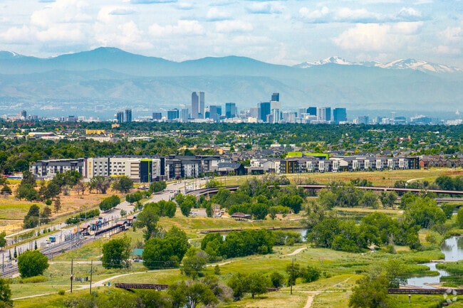 From Sable Altura Chambers you can access quiet moments in nature as well as the Denver metro.