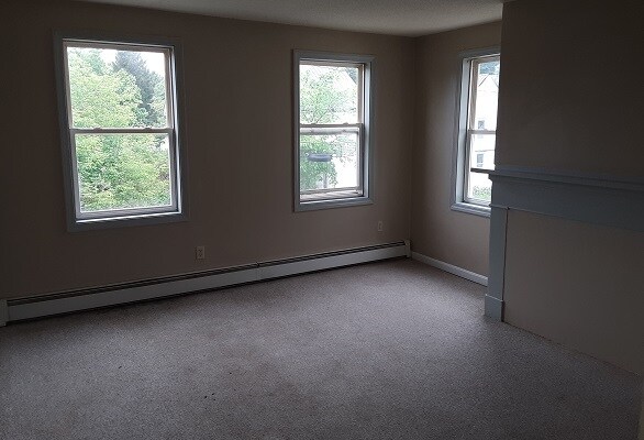 40 Middle St unit 1, Orono, ME 04473 - photo 3