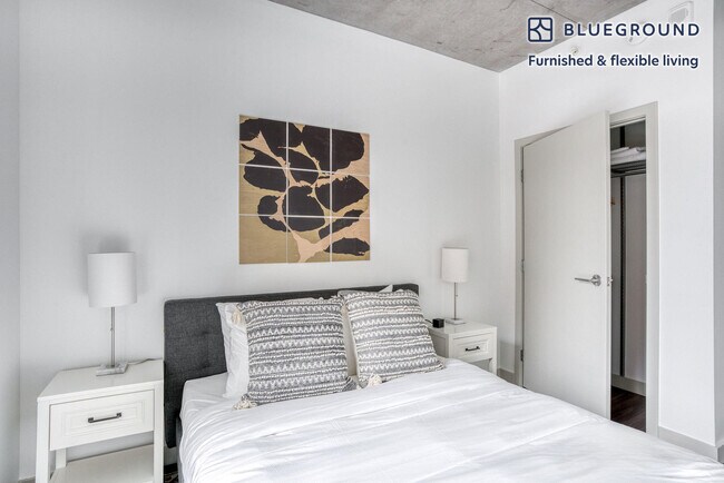 88 Ames St unit FL8-ID974, Cambridge, MA 02142 - photo 7