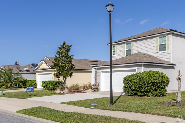 New traditional homes are found throughout the communities of Rolling Hills.