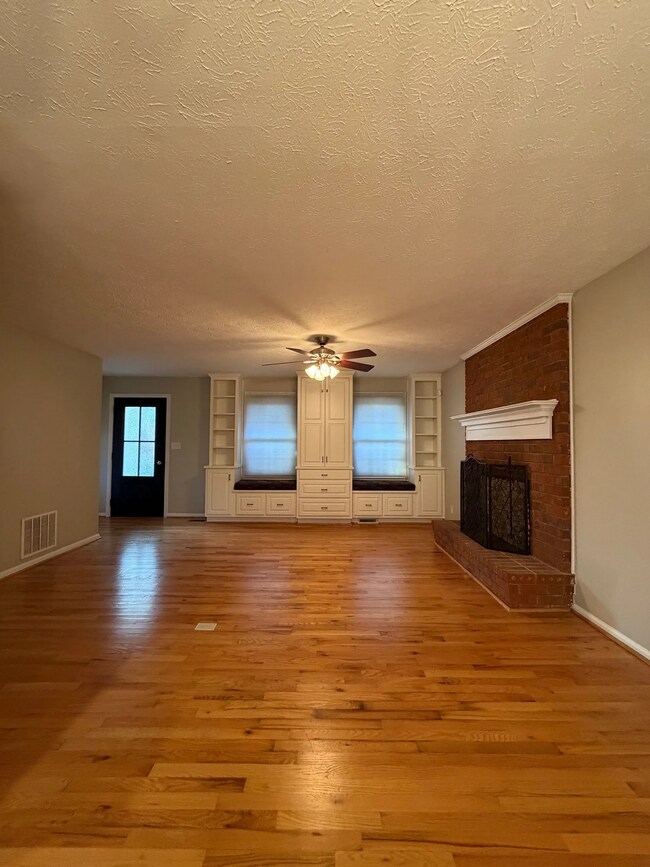 1170 Lois Ln, Athens, GA 30606 - photo 5